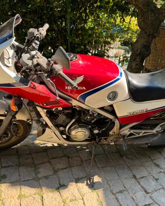 Honda vf 750 f