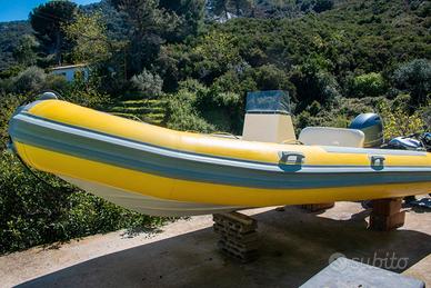 Imbarcazione pneumatica