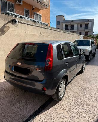 Ford Fiesta 5 serie 1.4 TDCI Allestimento GHIA