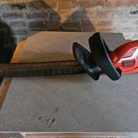 Tagliasiepi black deker