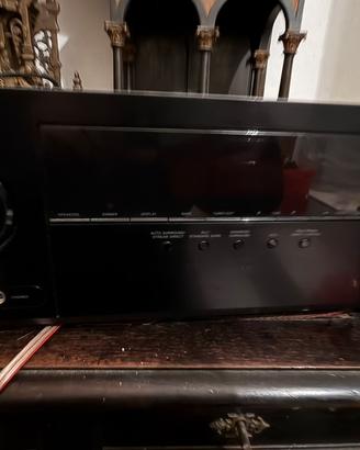 Amplificatore paioner con 4 casse e un subufer