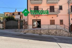 NEGOZIO A MONTEFORTE IRPINO