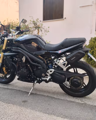 TRIUMPH SPEED TRIPLE