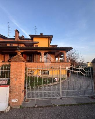PORZIONE DI BIFAMILIARE A REGGIO NELL'EMILIA