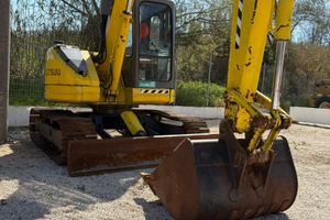 Escavatore komatsu 75