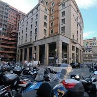 Genova Centro, Piazza Dante: Ampio posto auto