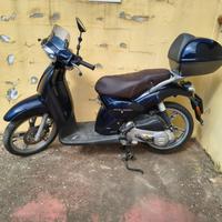 Scooter .modello Scarabeo 50 .4T