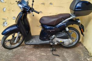 Scooter .modello Scarabeo 50 .4T