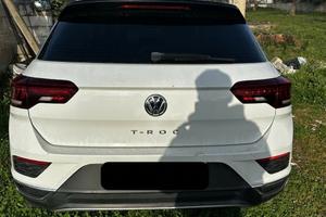 Volkswagen T-ROC (incendiata)