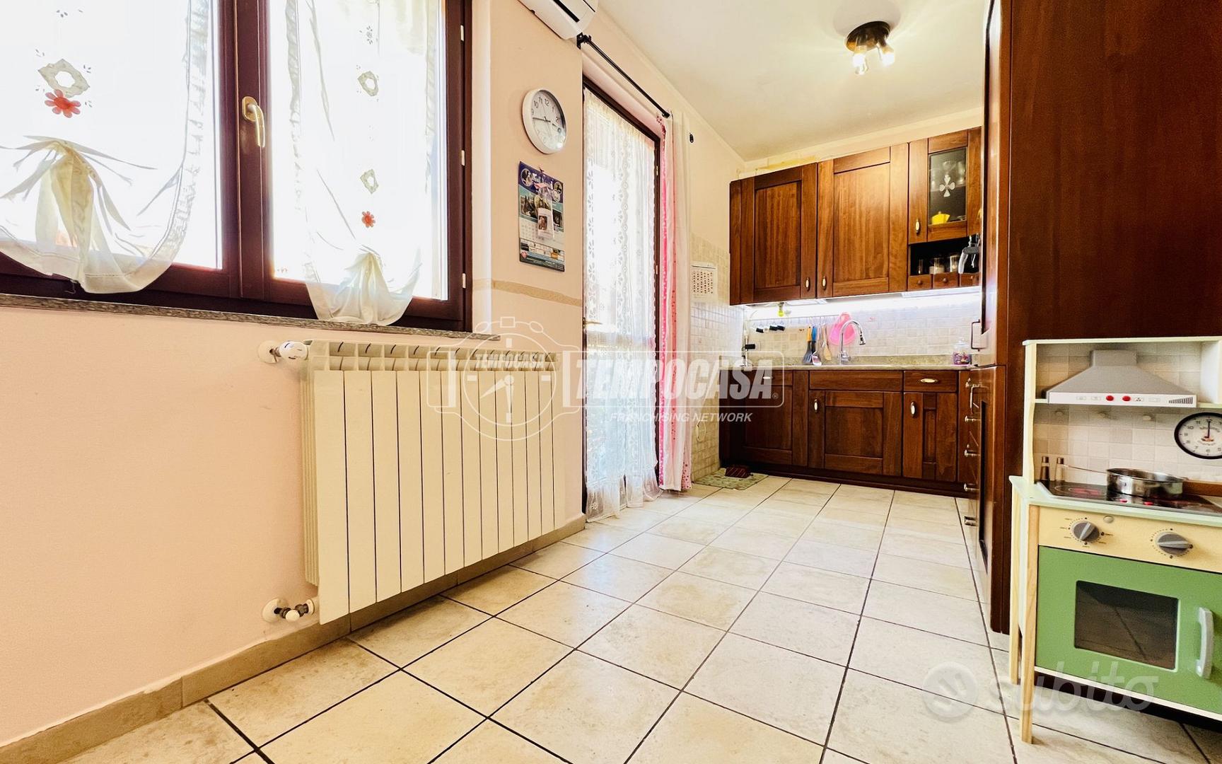 Quadrilocale con terrazzo, doppi servizi, box dopp - Vista 6
