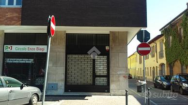 NEGOZIO A PARABIAGO