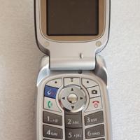 Motorola flip telefono cellulare chiuso V635