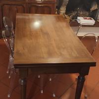 Tavolo in legno massello allungabile