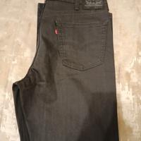 4 paia di pantaloni 