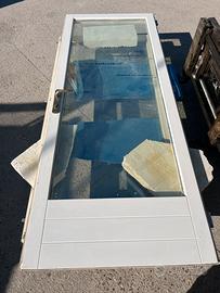 Portafinestra e finestra con cassa in legno