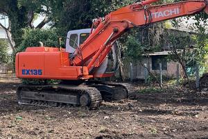 Escavatore hitachi ex 135