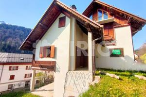 AFFASCINANTE CASA INDIPENDENTE CON GIARDINO NEL...