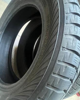 Kit 4 PNEUMATICI INVERNALI 165/60 R15 + Cerchi in