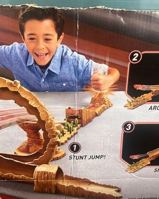Pista Cars 3 Disney Pixar Willy's Butte Stunt Jump
