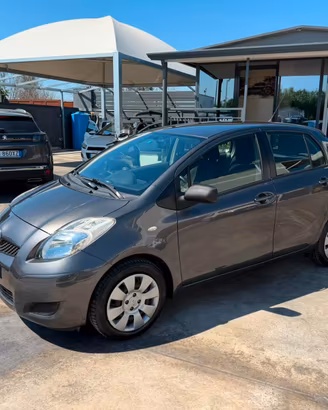 Toyota Yaris 1.0 5 porte Sol