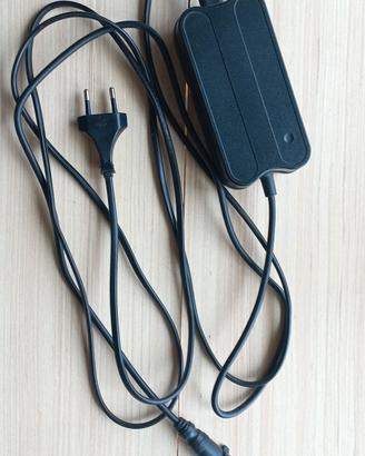 Caricabatteria per bici elettrica 
