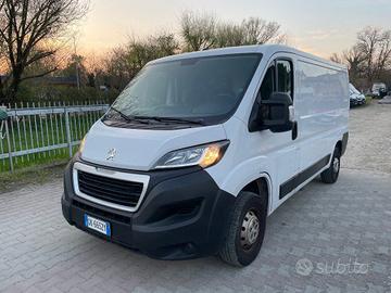 PEUGEOT Boxer 30 2.2 BlueHDi 120 S&S PM-TN Furgo