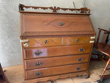 cassettiera con scrittoio a ribalta in legno