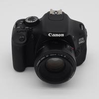 Canon EOS 600D con 50mm f1.8 II + accessori