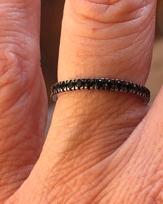 Anello con pietra Spinelli neri