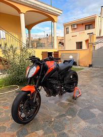 Duke 890 A2
