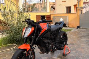 Duke 890 A2