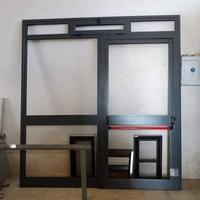 Due porte per uso commerciale