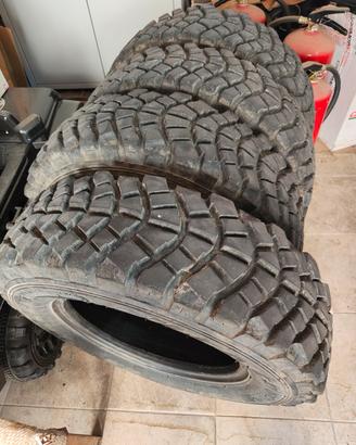 Gomme fuoristrada tassellate cerchio 15"