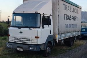 Nissan t 100