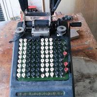 Vecchia calcolatrice antica