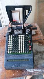 Vecchia calcolatrice antica