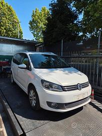 VOLKSWAGEN TOURAN DEL 2012 PER RICAMBI