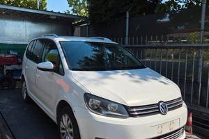 VOLKSWAGEN TOURAN DEL 2012 PER RICAMBI