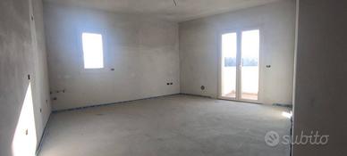 TRILOCALE ZONA PARCO NAVI/MARE