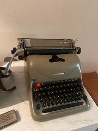 Macchina da scrivere Olivetti Lexicon 80