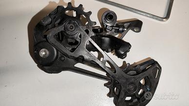 Deragliatore posteriore Xt 1x12v 8100