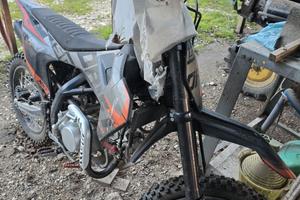 Pit bike