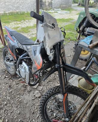Pit bike