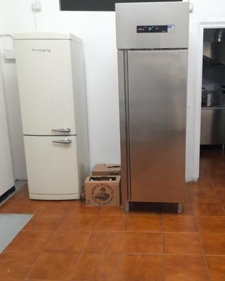 Frigo armadio e impastatrice professionali