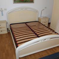 REGALASI letto matrimoniale con comodini