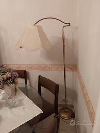 Lampada da terra in ottone