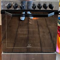 Cucina Indesit con forno ventilato