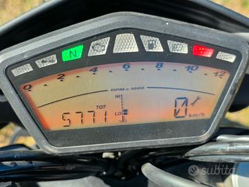 Hypermotard 796