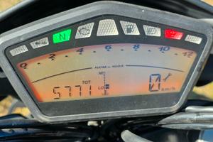 Hypermotard 796