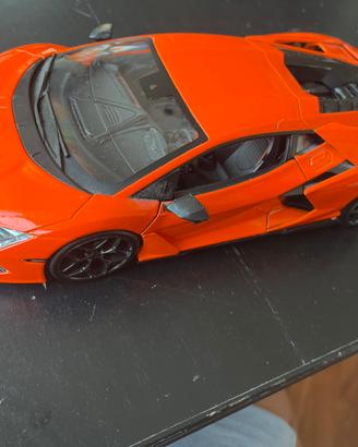 Modellino Lamborghini revuelto